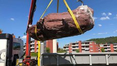 Restauration Feuerwehrbrunnen - Kranarbeiten