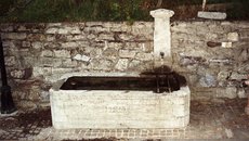 alter Brunnen - Foto von Theo Moeckel